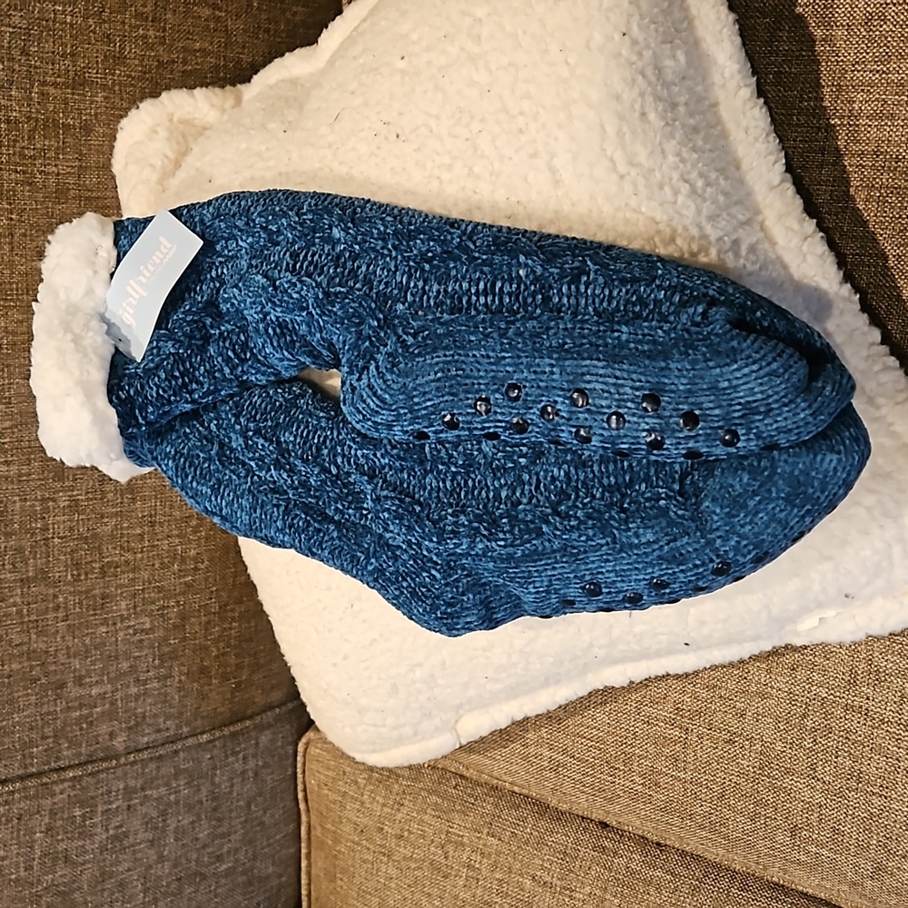 Non slip slippers